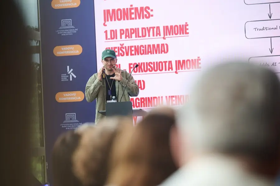 Antanas Vadovų konferencijoje